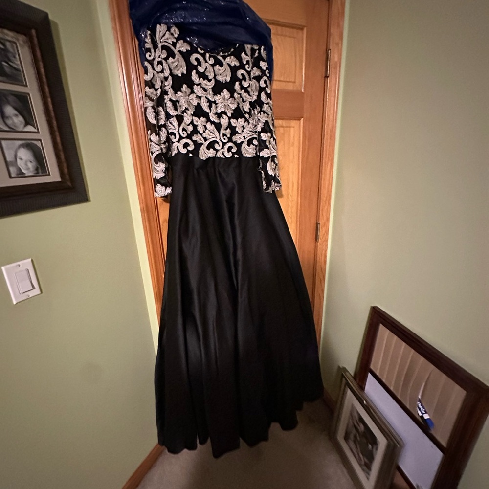 Betsy & Adam Black and Cream Textured Dress